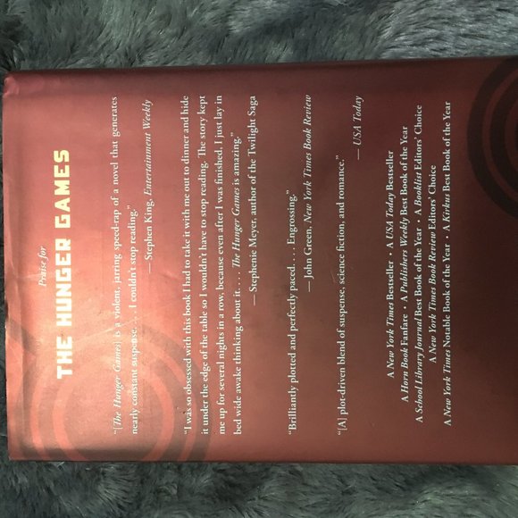 Hunger Games 1 & 2 Books - Picture 3 of 4